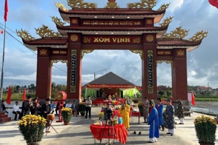 Tưng bừng Lễ Khánh Thành Cổng Xóm Vịnh - Biểu Tượng Mới của Thành Phố Huế!